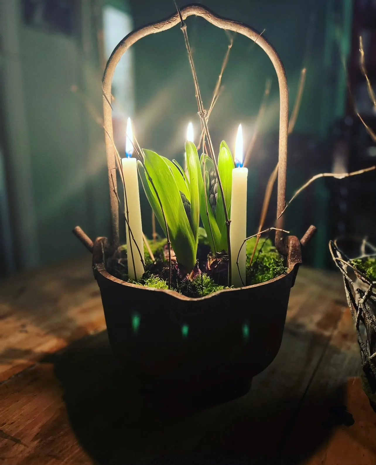 Candlelit cauldron altar used by The Travelling Priestess at events